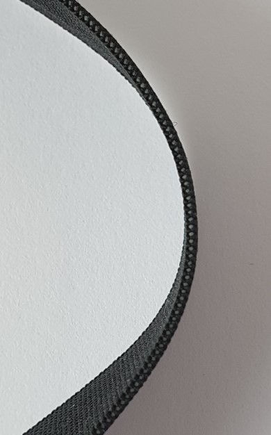 PES Gummiband kurzzuegig E65048 schwarz 30mm seitlich 390