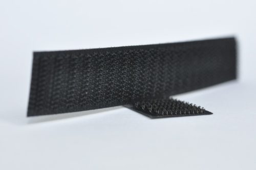 Klettverschluss zum Aufnähen in schwarz und weiß aus Nylon